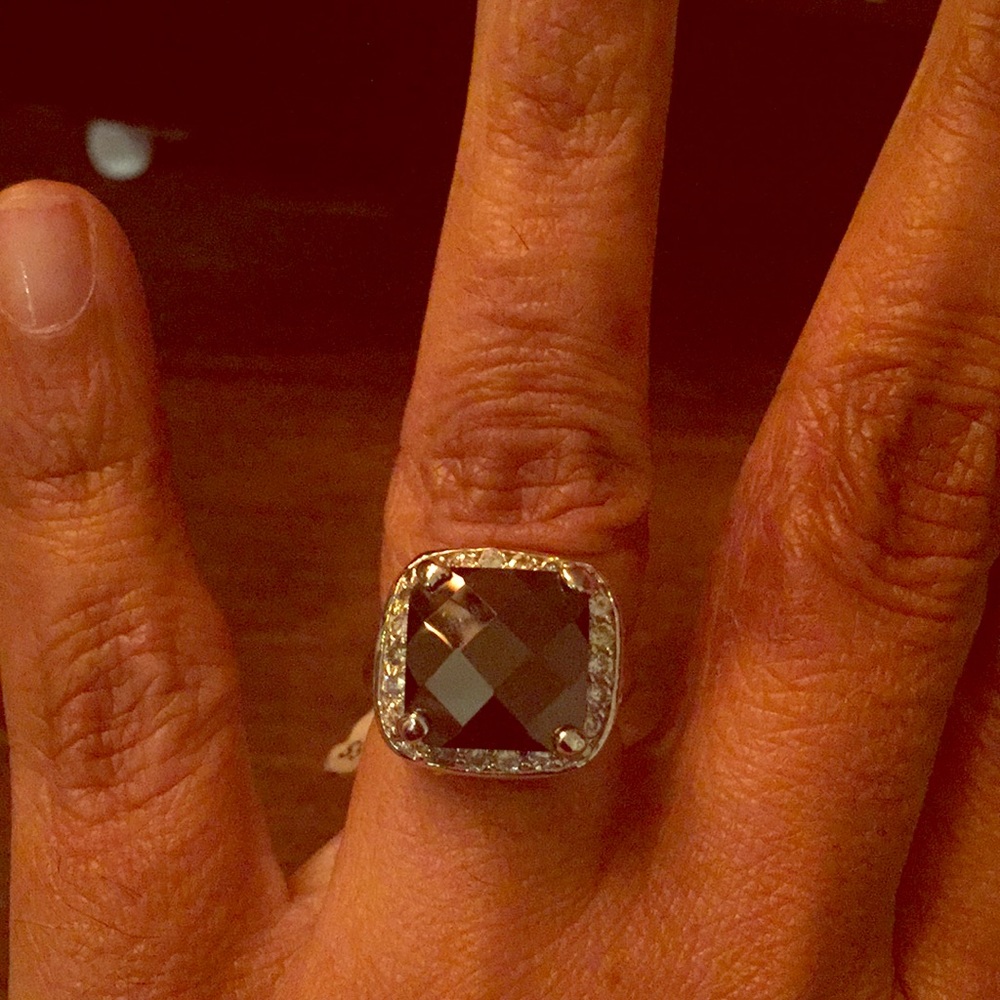 Woman’s ebony and crystal ring set in .925 silver